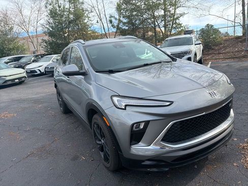 Used 2024 Buick Encore GX Sport Touring w/ Comfort Package image 3