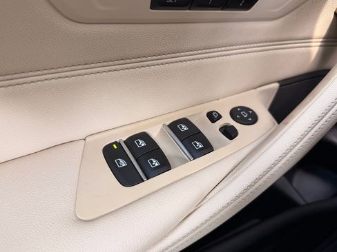 Used 2023 BMW 540i w/ Premium Package RWD image 21