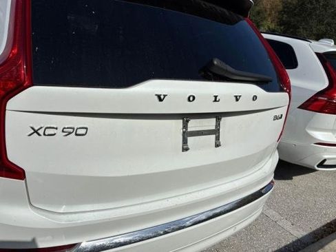 Used 2023 Volvo XC90 B6 Plus image 5