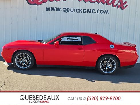 Used 2022 Dodge Challenger GT image 4