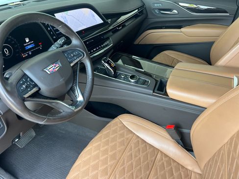 Certified 2021 Cadillac Escalade ESV Sport AWD/4WD image 10