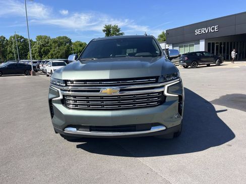Used 2023 Chevrolet Suburban Premier AWD/4WD image 8