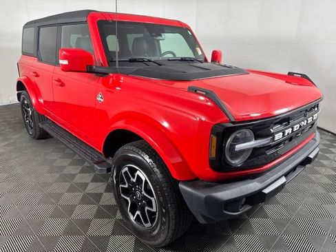 Certified 2023 Ford Bronco Outer Banks AWD/4WD image 1