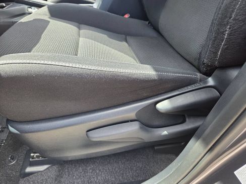 Used 2018 Toyota RAV4 XLE FWD image 10