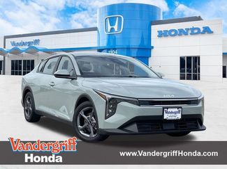 Used 2025 Kia K4 LXS video 1