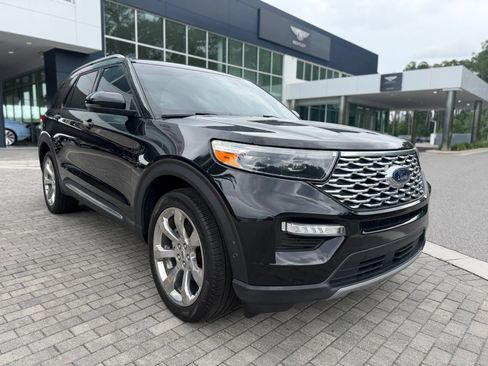 Used 2020 Ford Explorer Platinum w/ Premium Technology Package AWD/4WD image 10