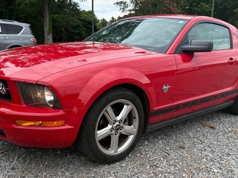 Used 2009 Ford Mustang Premium RWD image 2