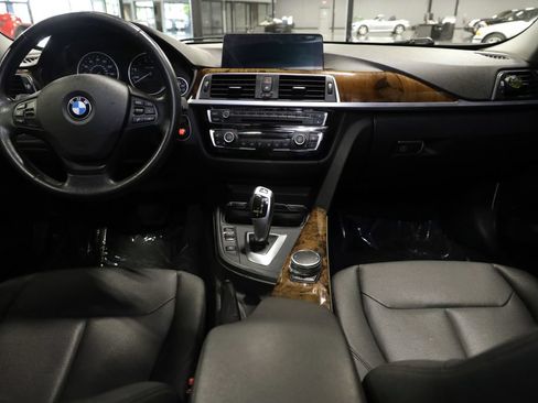 Used 2017 BMW 320i xDrive Sedan AWD/4WD image 22