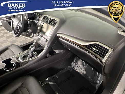 Used 2015 Ford Fusion SE w/ Equipment Group 202A image 27