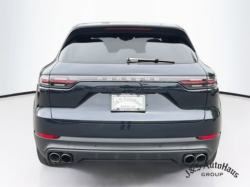 Used 2022 Porsche Cayenne S AWD/4WD image 6