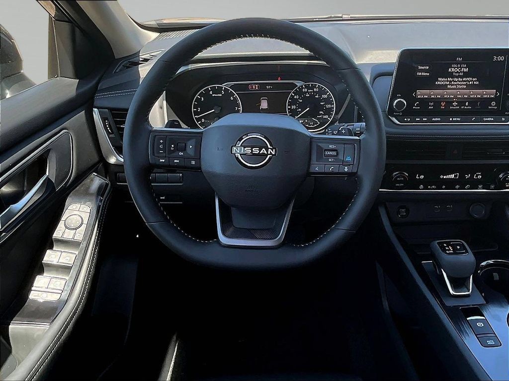 Used 2026 Nissan Rogue Dark Armor AWD/4WD image 18