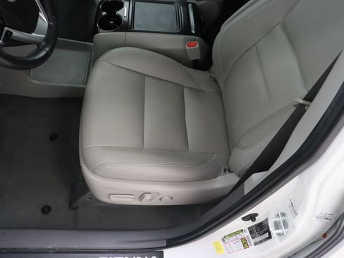 Used 2020 Toyota Sienna XLE w/ XLE Navigation Package image 15