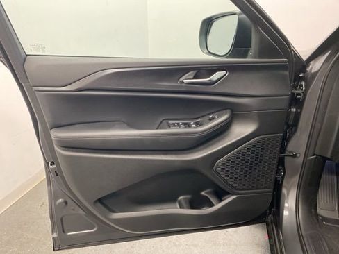 Used 2025 Jeep Grand Cherokee Laredo X w/ Luxury Tech Group I image 22