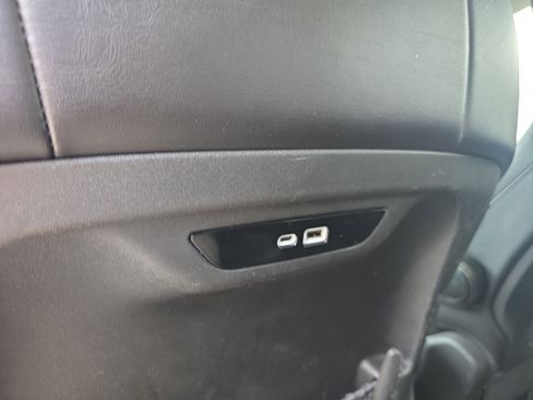 Used 2024 Chrysler Pacifica Touring-L image 17