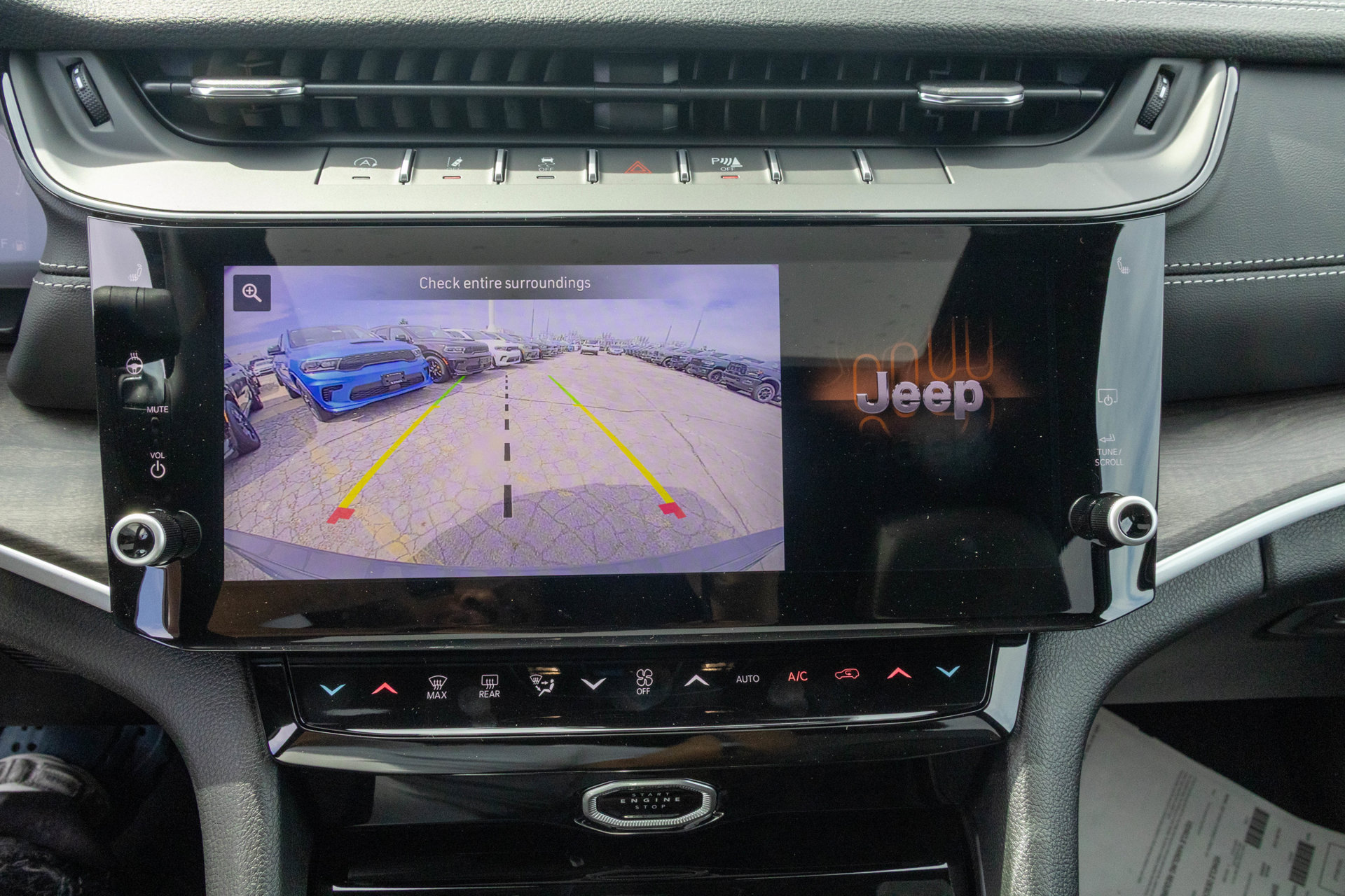 New 2027 Jeep Grand Cherokee Altitude AWD/4WD image 24