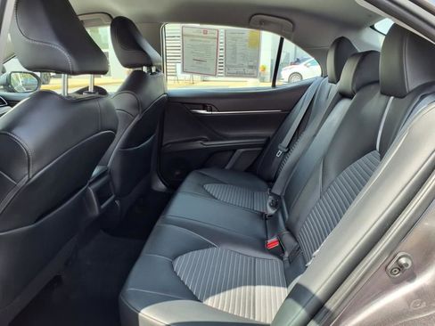 Certified 2022 Toyota Camry SE image 11
