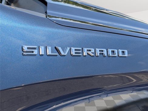Used 2023 Chevrolet Silverado 1500 LT AWD/4WD image 9