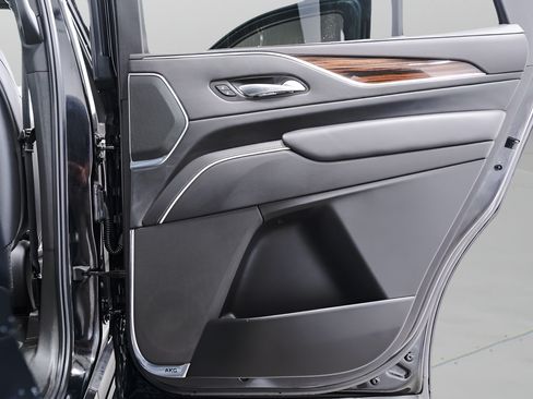 Used 2022 Cadillac Escalade Premium Luxury w/ Touring Package AWD/4WD image 32