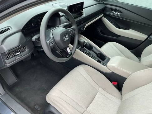 Used 2025 Honda Accord SE image 11