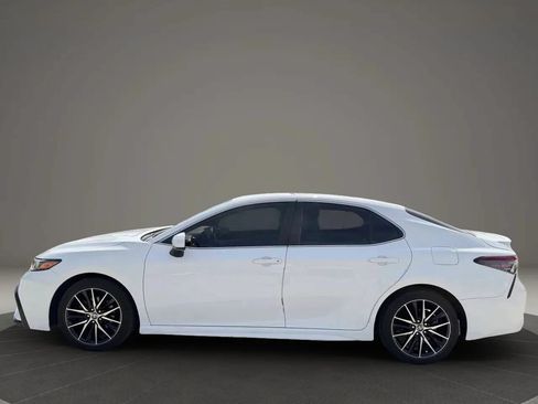 Used 2021 Toyota Camry SE FWD image 4