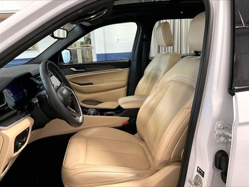Used 2023 Jeep Grand Cherokee 4WD 4xe image 10