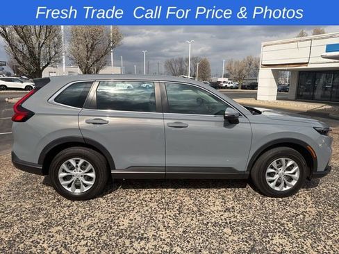 Used 2023 Honda CR-V LX image 6