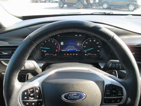 Used 2021 Ford Explorer XLT w/ Equipment Group 202A image 27