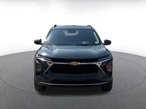 Used 2025 Chevrolet Trax LT w/ LT Convenience Package FWD image 4