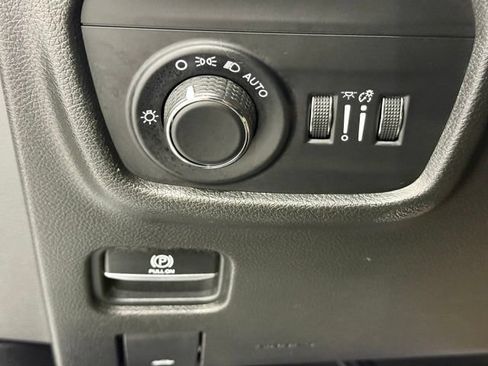 Used 2021 Jeep Grand Cherokee L Laredo w/ Luxury Tech Group I AWD/4WD image 37