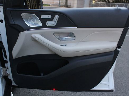 Used 2020 Mercedes-Benz GLE 350 4MATIC w/ Premium Package image 30