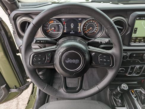 Used 2023 Jeep Gladiator Sport image 15