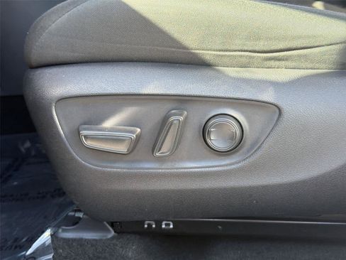 Used 2025 Toyota RAV4 XLE FWD image 24