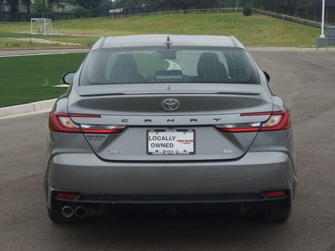 Used 2025 Toyota Camry SE FWD image 3
