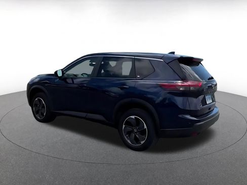 Used 2025 Nissan Rogue SV AWD/4WD image 9