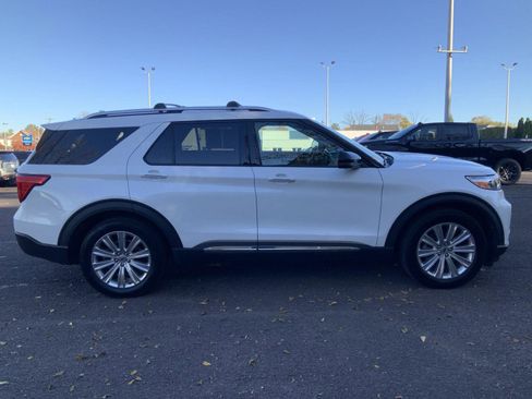 Used 2020 Ford Explorer Limited w/ Class III Trailer Tow Package image 8