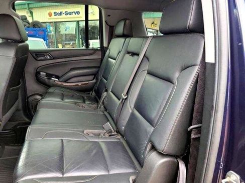 Used 2020 Chevrolet Suburban LT image 12