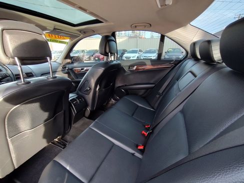 Used 2010 Mercedes-Benz C 300 Sedan image 27
