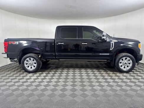 Used 2017 Ford F250 Platinum w/ Platinum Ultimate Package AWD/4WD image 2