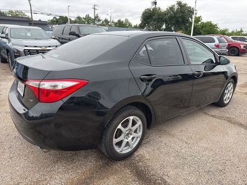 Used 2016 Toyota Corolla LE FWD image 3