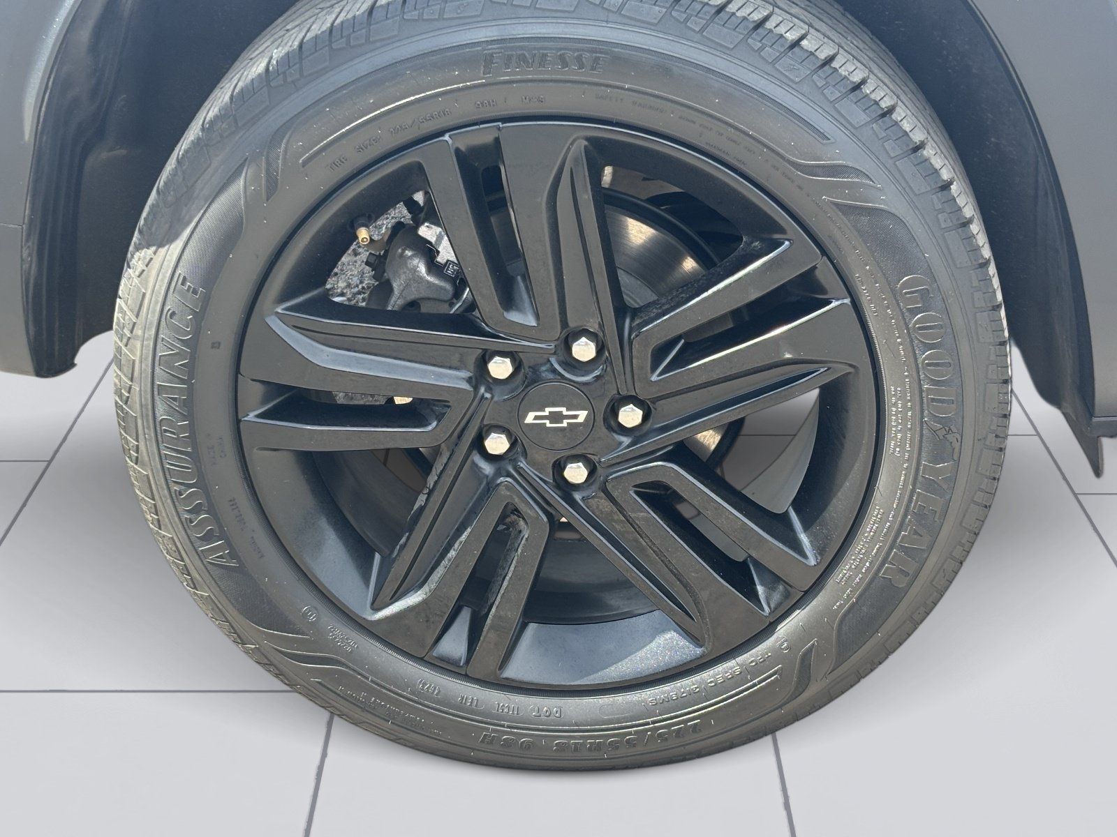 Used 2024 Chevrolet Trax ACTIV w/ Sunroof Package FWD image 9