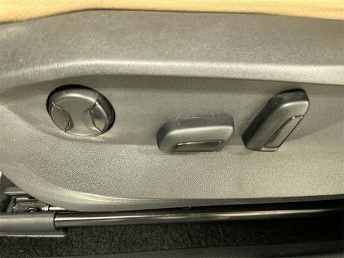 Used 2023 Volkswagen Tiguan SE R-Line image 10