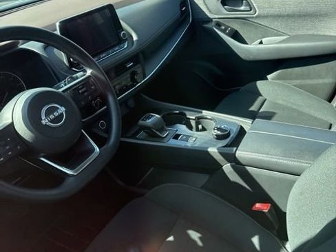 Used 2023 Nissan Rogue S AWD/4WD image 4