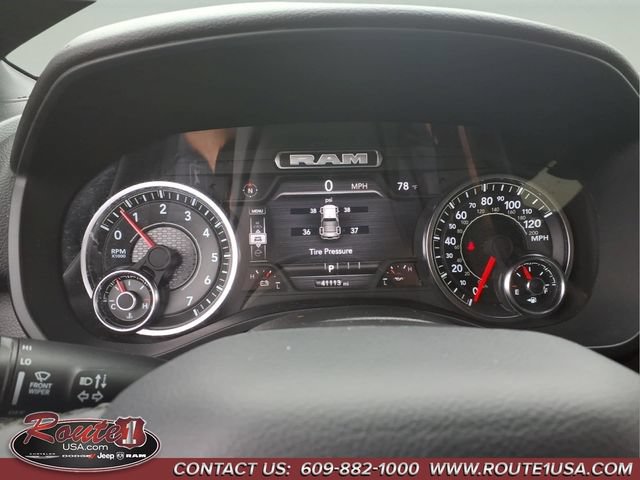 Used 2025 RAM 1500 4x4 Crew Cab image 32