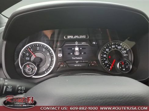 Used 2025 RAM 1500 Big Horn AWD/4WD image 32