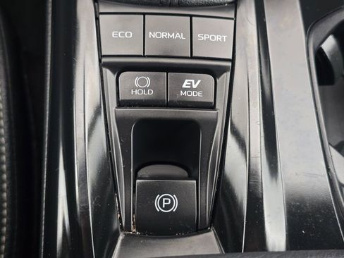 Used 2025 Toyota Camry SE image 42