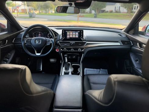 Used 2018 Honda Accord Sport image 14