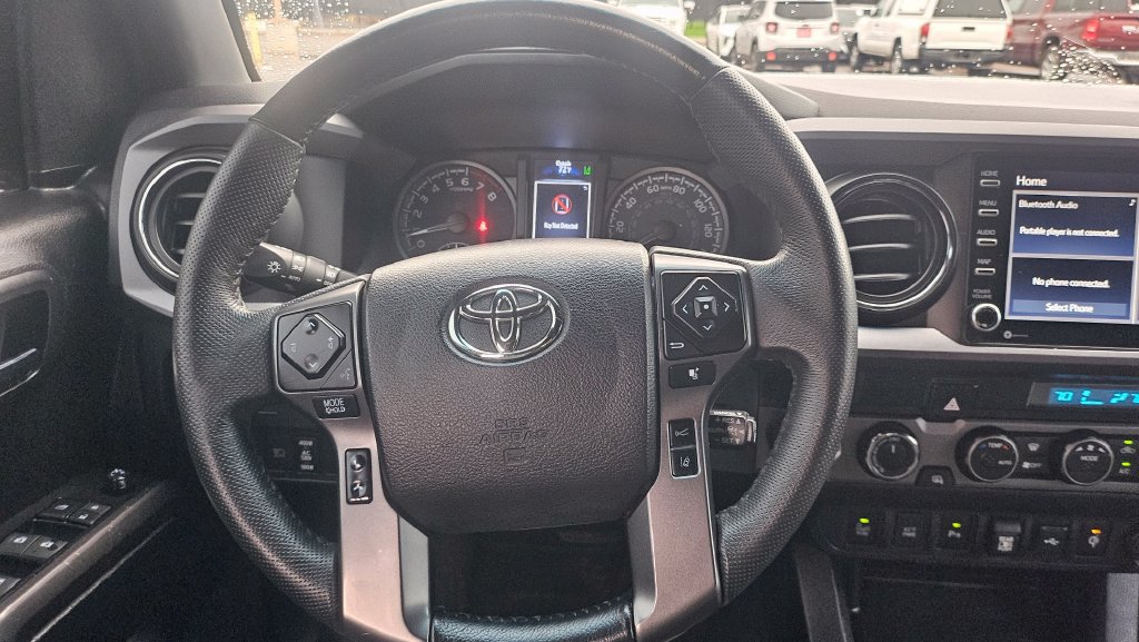Used 2021 Toyota Tacoma TRD Off-Road w/ Technology Package AWD/4WD image 28