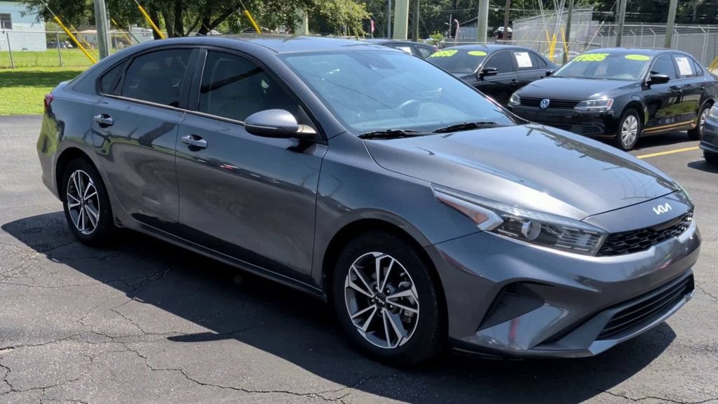 Used 2022 Kia Forte LXS w/ LXS Technology Package FWD image 2