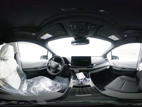 New 2026 Toyota Sienna XSE image 33