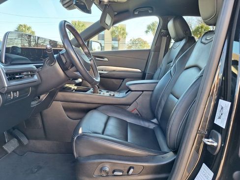 Used 2024 Cadillac XT4 Premium Luxury image 12